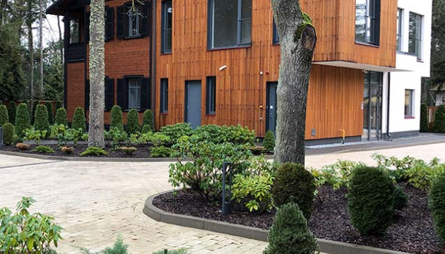 017-gallery-pine-wood-apartments.jpg