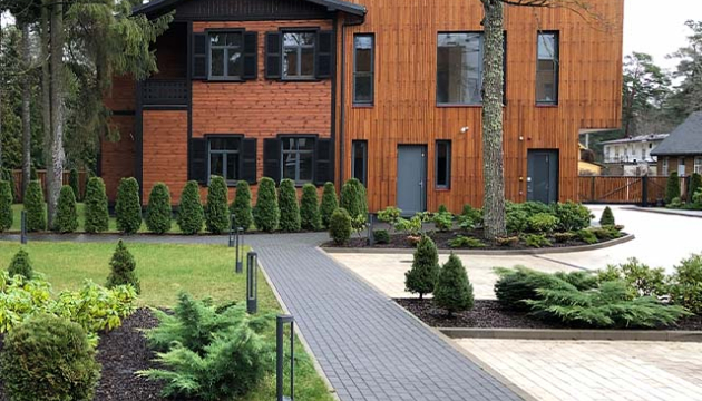 PineWood Apartments