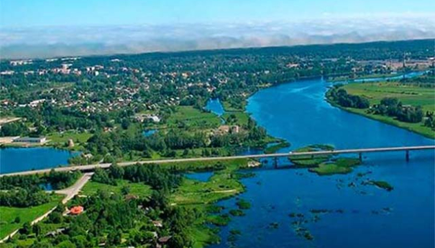 03-crystal-lake-hutor.jpg