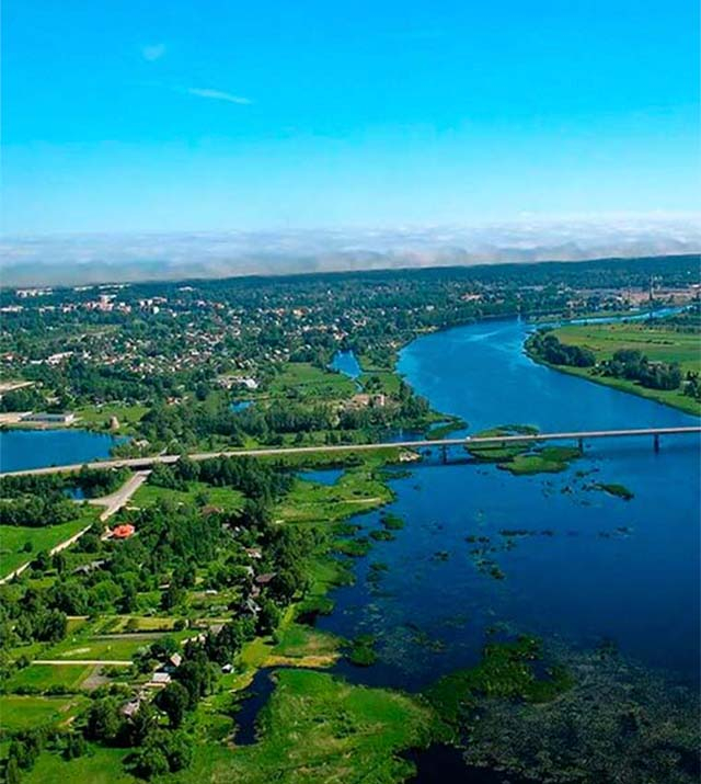 03-crystal-lake-hutor.jpg