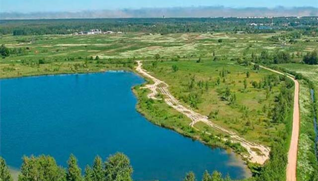 06-crystal-lake-hutor.jpg