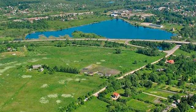 07-crystal-lake-hutor.jpg