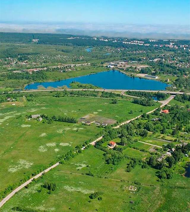 07-crystal-lake-hutor.jpg