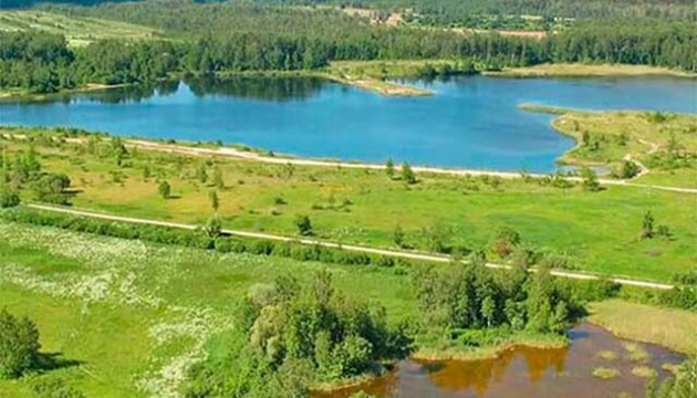 08-crystal-lake-hutor.jpg