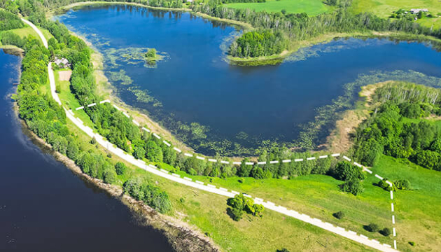 Земля у озера Pozdņakova 1.47 ha